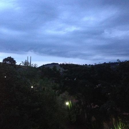 Pousada Vista Verde Cunha Bilik gambar